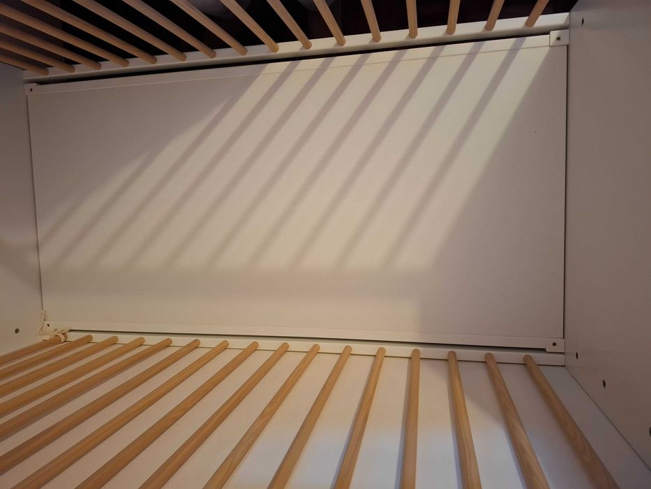 Berço lacado a branco