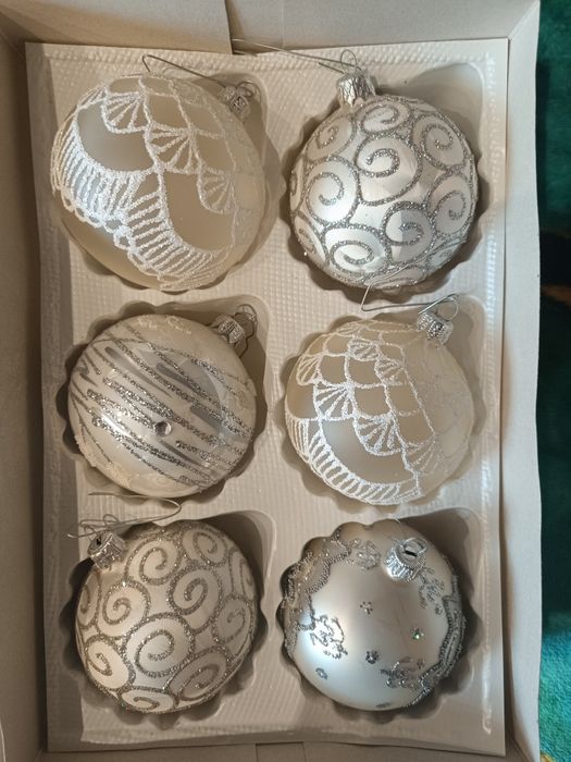 Bombki szklane białe i srebrne