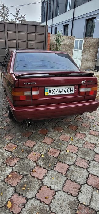 автомобиль Вольво