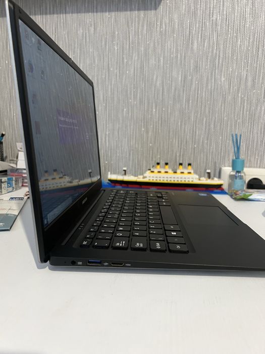 Ноутбук Medion Akoya E4241