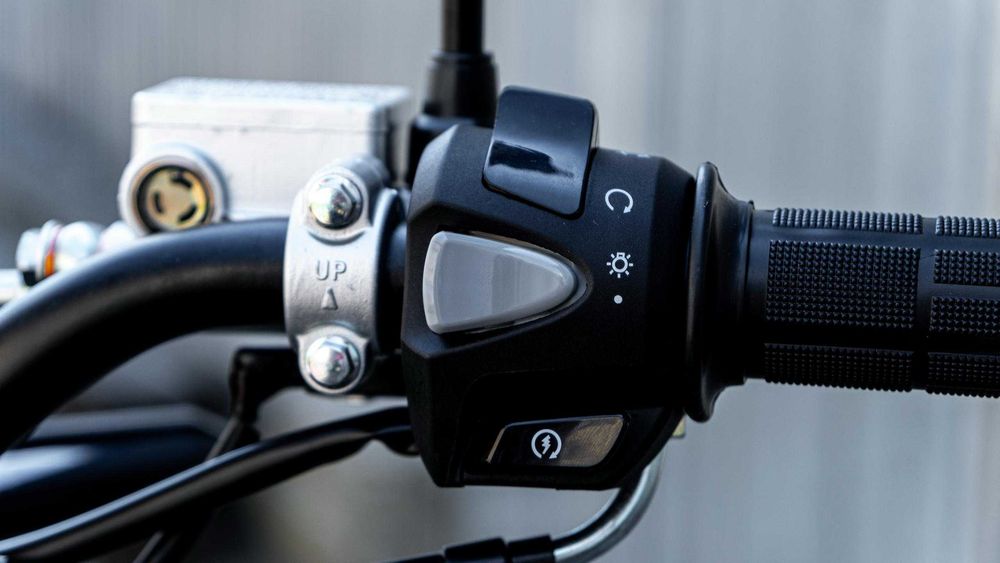 GEON X-Road 300 YGS 21/18 МКПП 6 WL