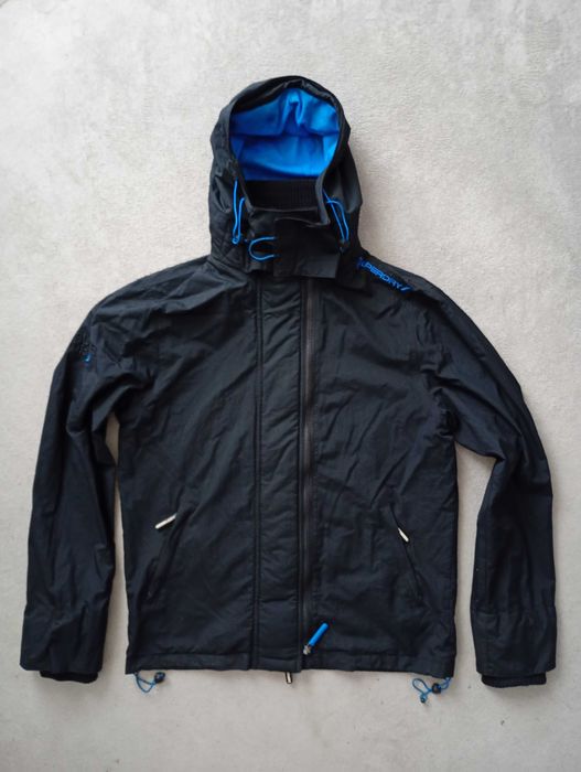 Брендова куртка Superdry. Розмір M/L.