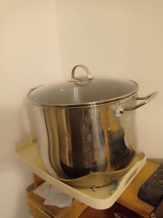 Sprzedam duży garnek " Hoffner" 15 litrowy