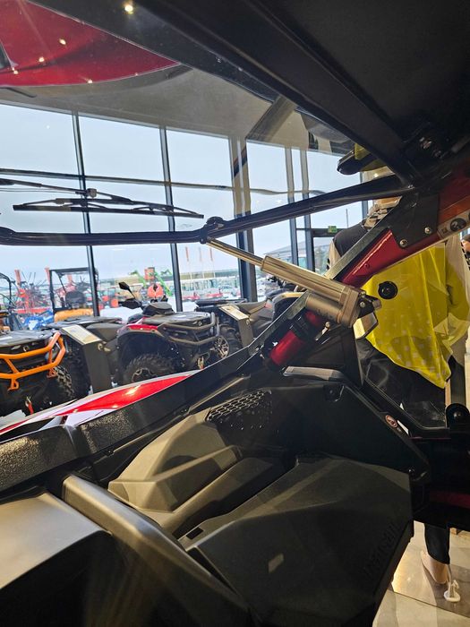 Szyba Maverick X3 szklana uchylna elektrycznie