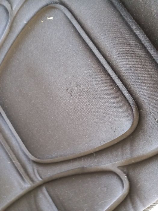 B131 Samochodowa mata masująca z funkcją grzania