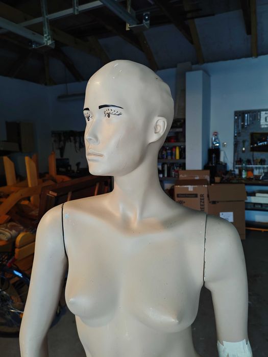 Manekin kobieta 2 m z peruką