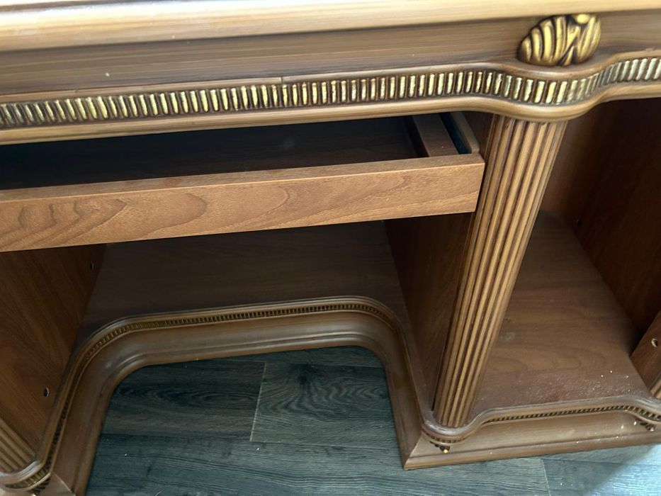 Стіл секретаря деревяний