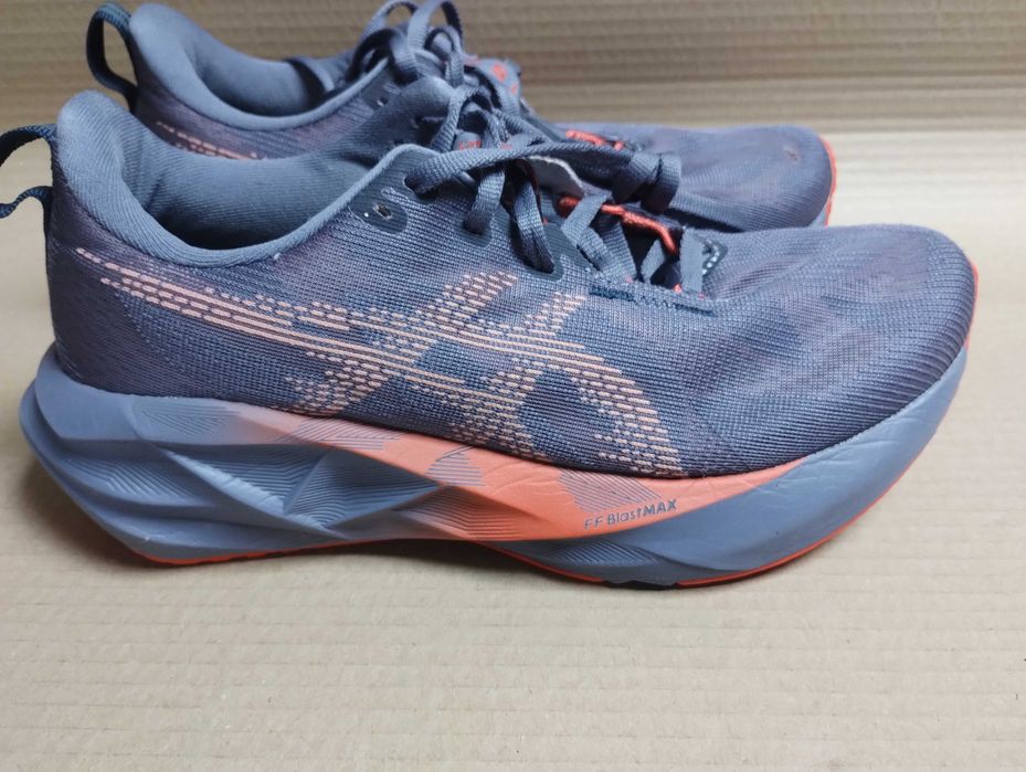 buty sportowe do biegania 39 Asics novoblast 5