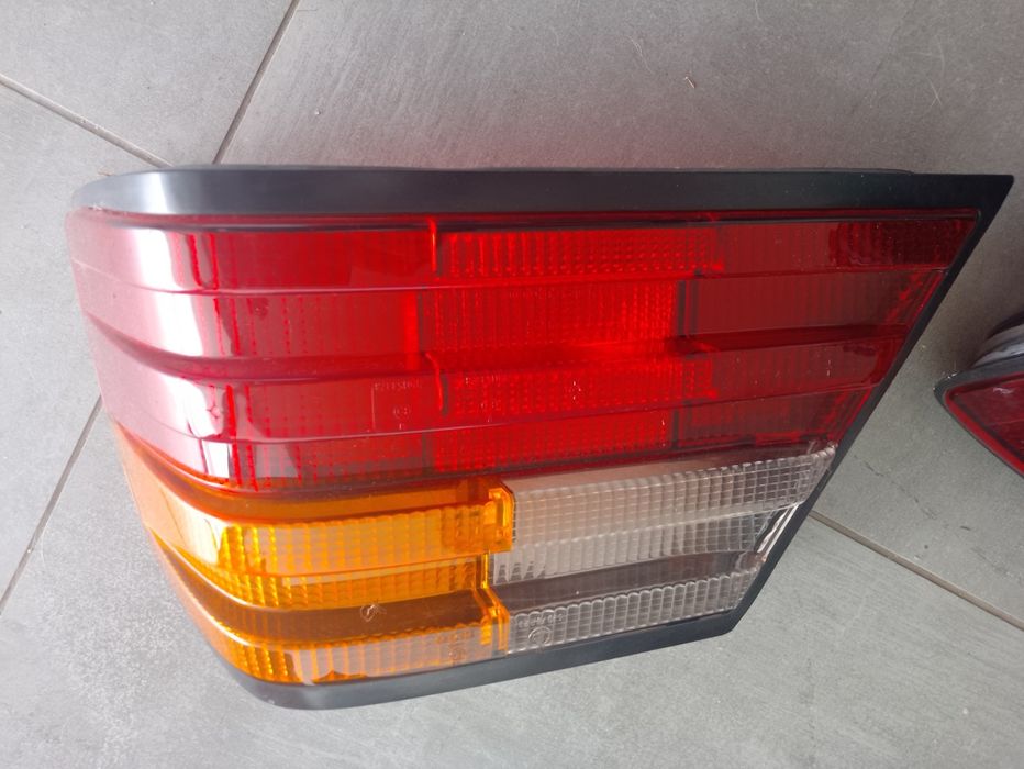 Farolins Traseiros Mercedes Benz