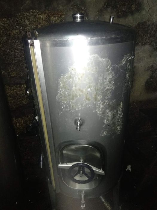 Cubas e prensa das uvas