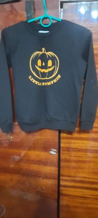 Продам весении  свитер  для мальчика