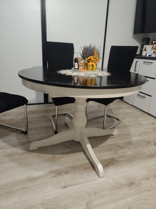 Stół okrągły rozkładany