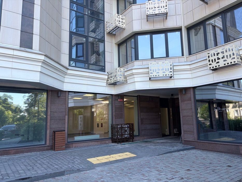 Оренда офісу 80 м², комерційна нерухомость, центр, новий ремонт перша здача, 1 поверх, Шевченківський р-н вул Золотоустівська новобудова преміум класу