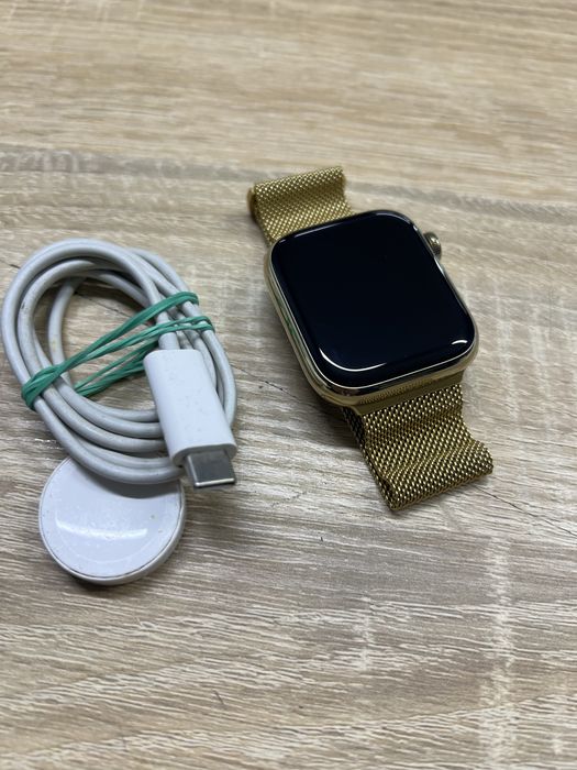 Apple Watch 8 45mm series stainless gold