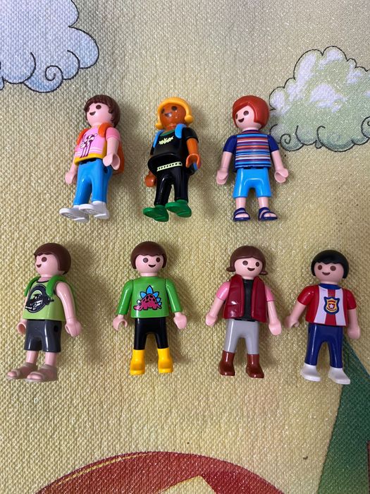 Фігурки та елементи конструктора playmobil