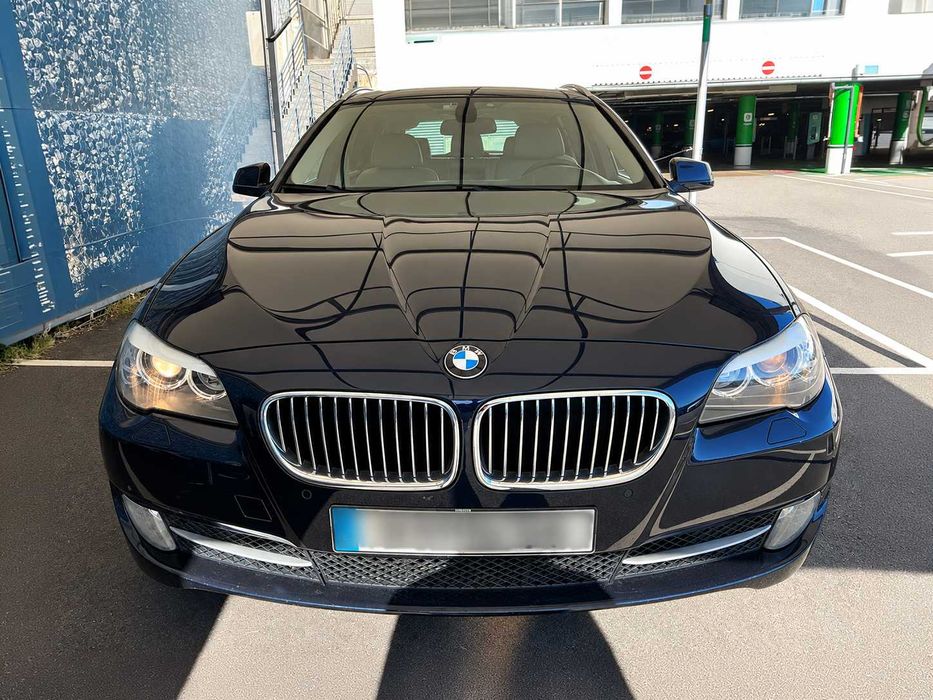BMW 520d Touring Nacional - Teto Panorâmico, Pele, Bancos Conforto