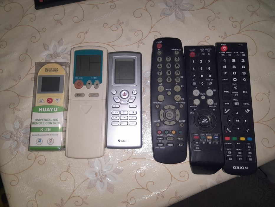Продам пульты на кондиционер и телевизор