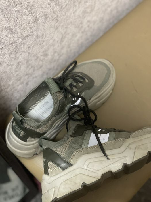 Кросівки праймак