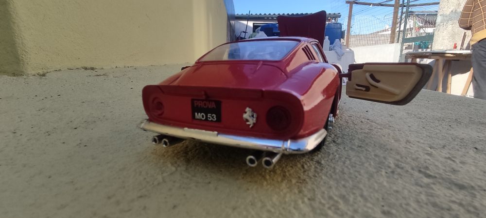 Rara Ferrari Ferrero Rocher edition