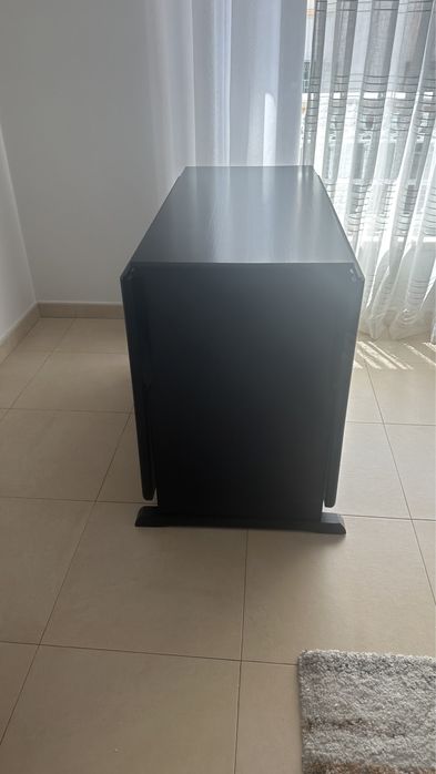 Mesa de jantar holandesa em madeira maciça