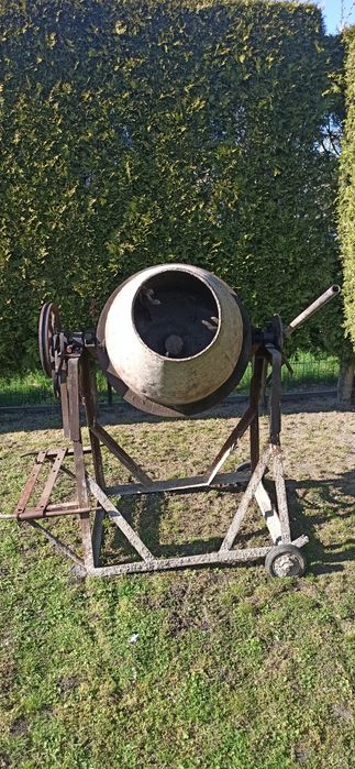 Betoniarka metalowa