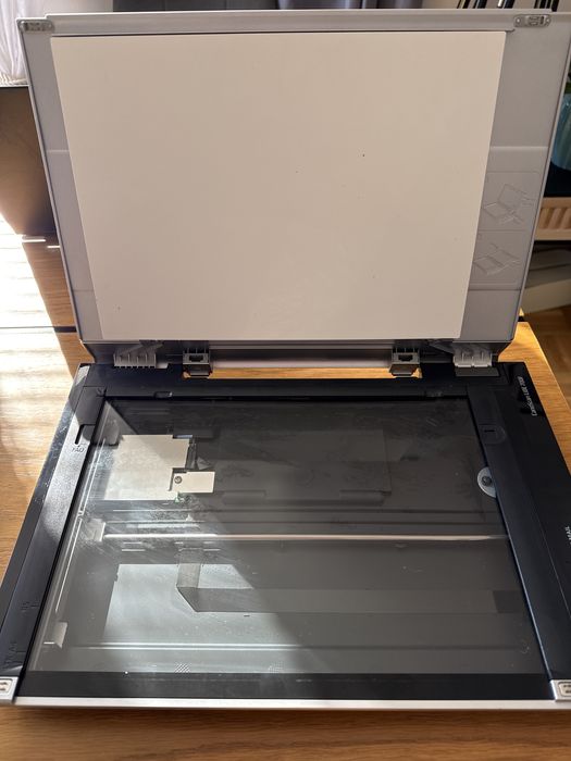 Skaner płaski Canon Canoscan LiDE 700F