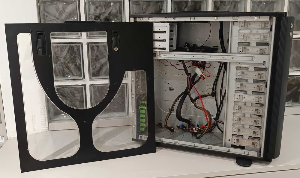 PC Case | Thermaltake Armor Series VA8000BWS Black Aluminum64751439043586123