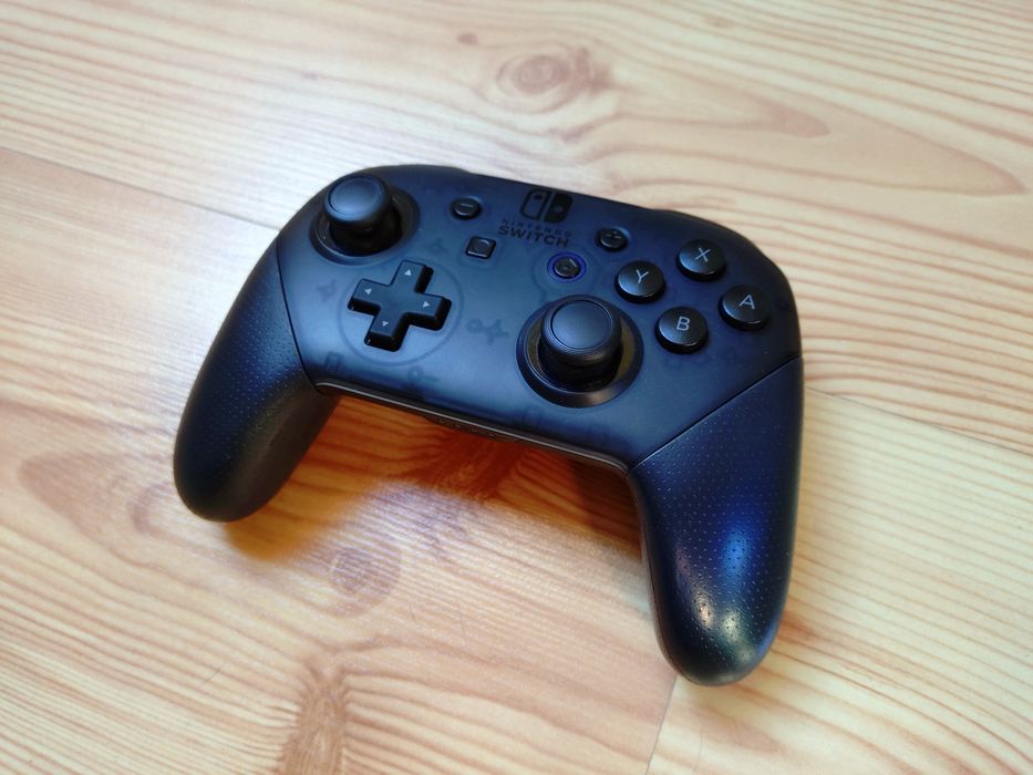 Nintendo Switch Oled + Pad i 2 gry