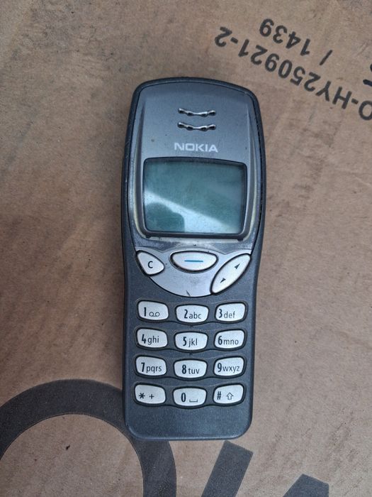 Nokia 3210, stan jak na zdjęciach, stan techniczny nieznany