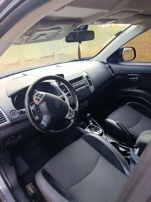 Peugeot 4007 2011 року