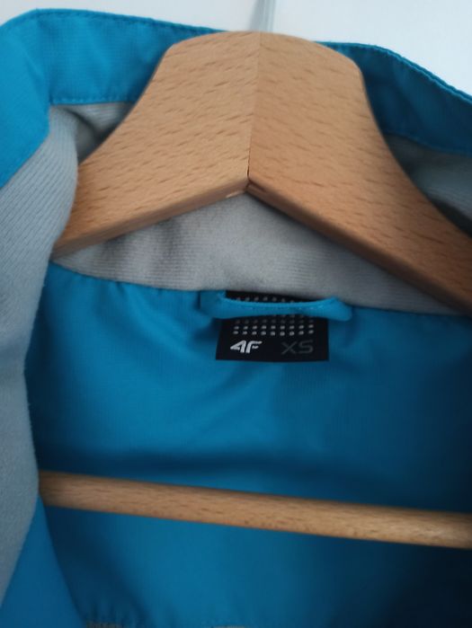 Damska kurtka 4F Aquatech 3000 rozmiar XS (158-164)