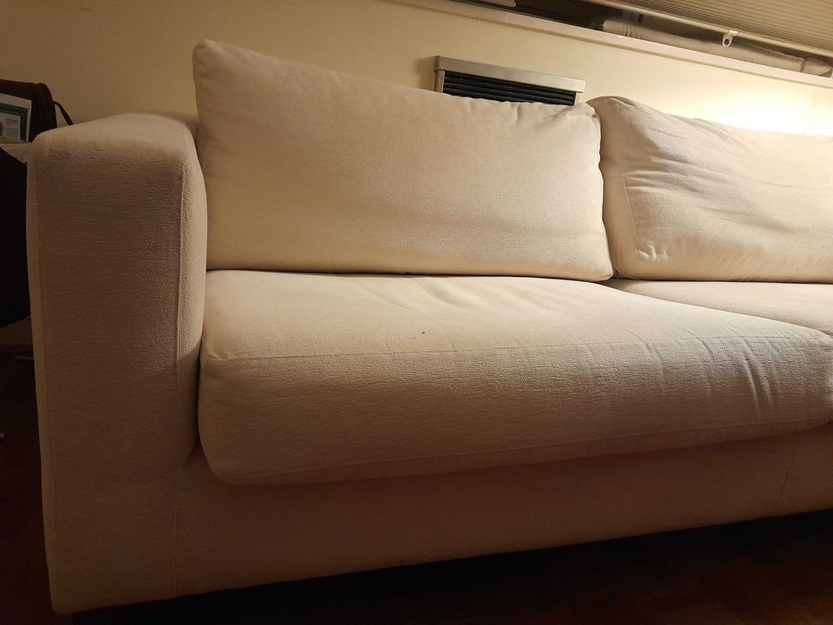 Sofá 3 lugares beige- muito bom estado