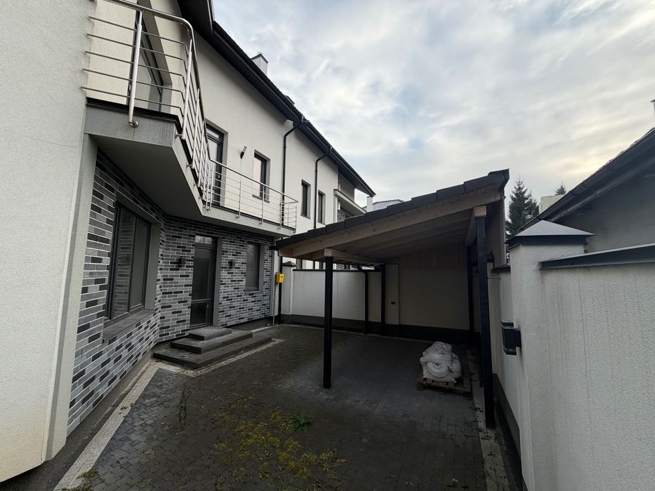 Продаж котеджу (дуплекс) 244 м2  вул. Каховська 2 пов. та мансарда