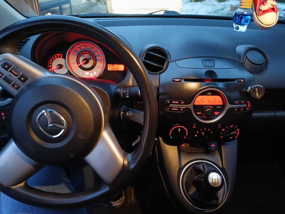 Mazda 2 1.3 2009r
