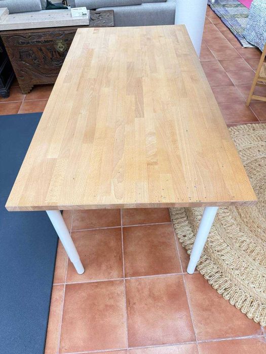 Secretária IKEA GERTON em madeira maciça 155x75 com pés reguláveis em altura