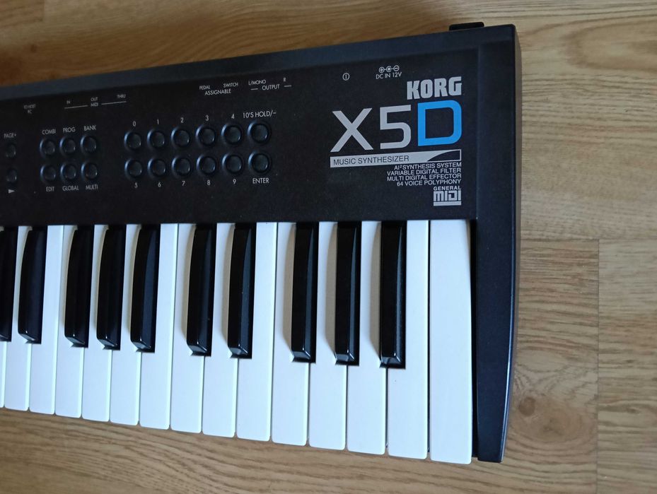 Teclado Sintetizador Korg X5D