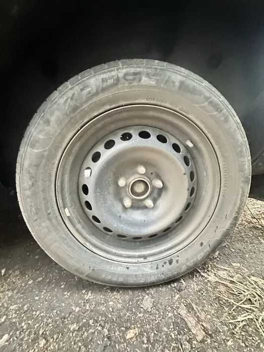 Продам Диски + Шини Hyundai Santa FE 2000-2005 року.