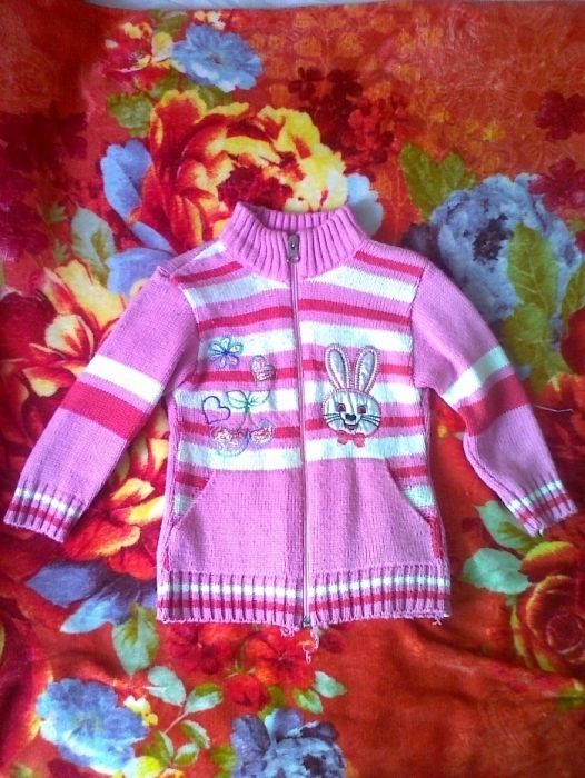 Свитер,кофта теплая на девочку 2-3 годика