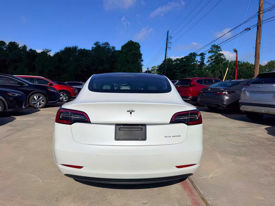 Tesla Model 3 Performance      2022