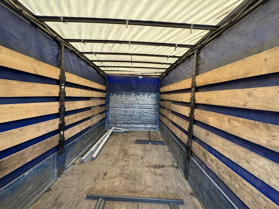 Тентована буда MAN