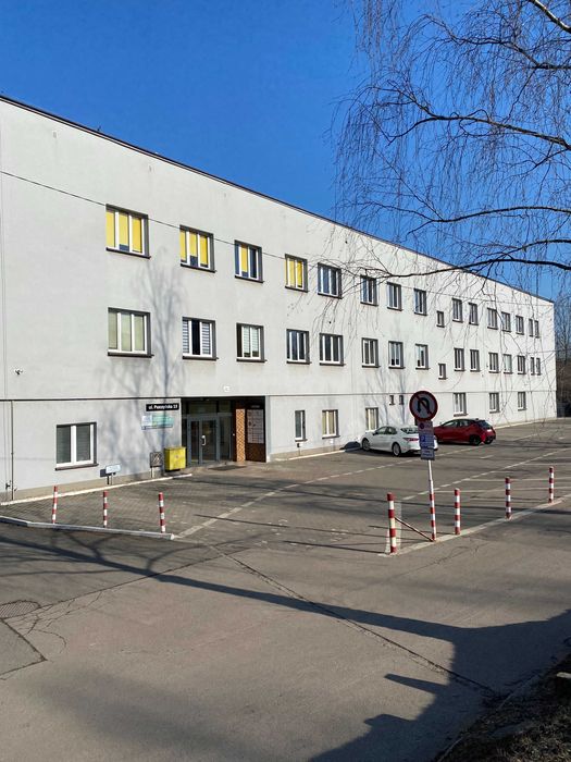 Biuro 18,7 m² w Bytomiu - media w cenie