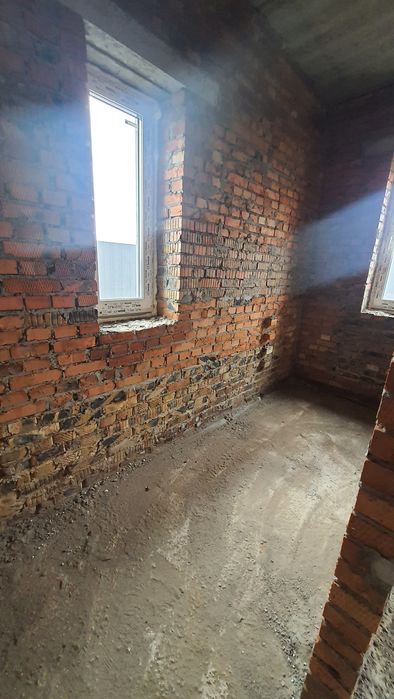 Будинок в котеджному містечку з великою ділянкою та гаражем 37636