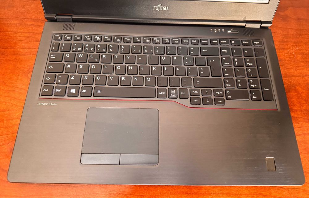 Fujitsu LifeBook U7510|15.6"FulHD|i7-10510U Quad Core|16G Ram|Ssd 512G