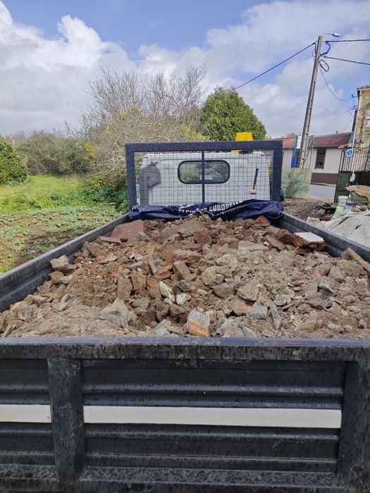 Recolha e Limpeza de Entulhos.