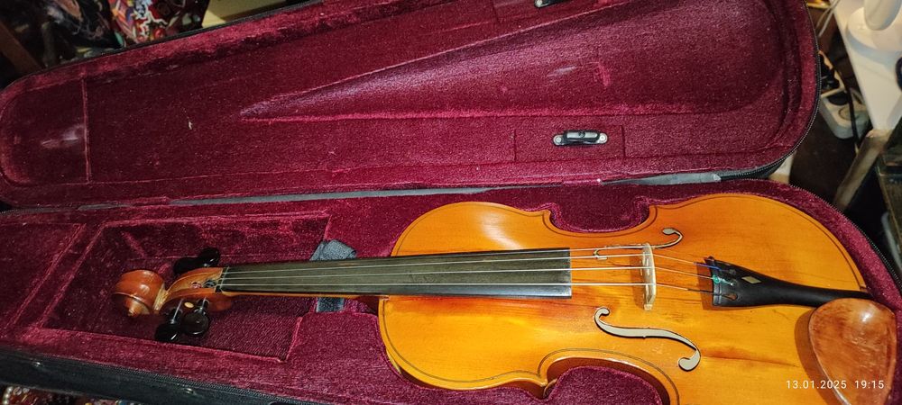 Скрипка  4/4 советская очень хорошая, смысок и футляр