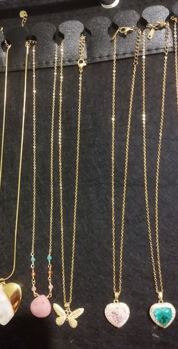 Vendo fios dourados Aço com extensor Novos