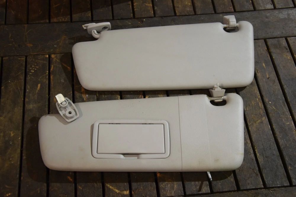 Opel Corsa D Daszek prawy / lewy osłona przeciwsłoneczna słoneczko