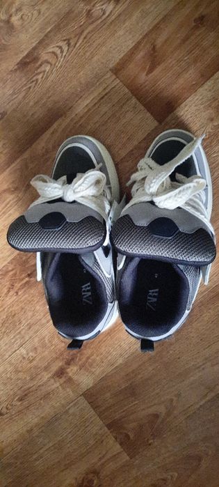 Młodzieżowe Buty Zara 43