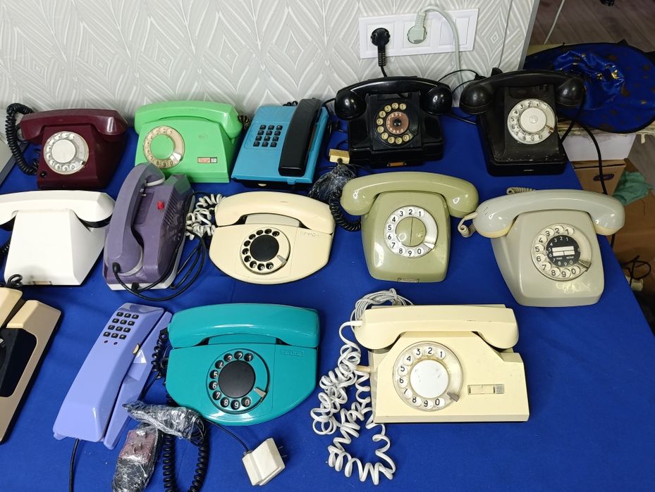 Стационарный телефон СССР с круглым диском советский стаціонарний