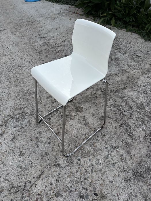 Cadeira branca do ikea